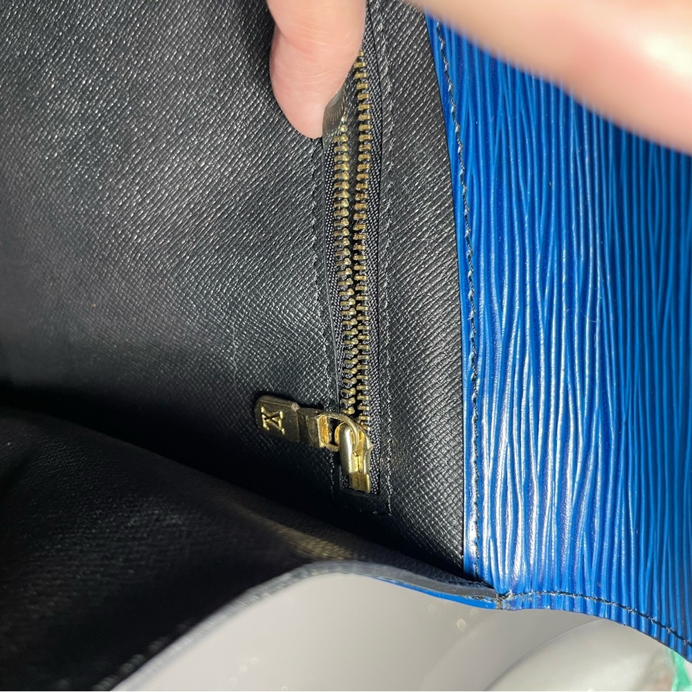 Louis Vuitton Epi Textured Blue Clutch EUC - Picture 13 of 16
